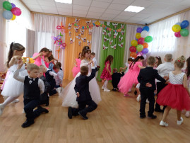 Выпускные утренники в детском саду Выпускные утренники в детском саду.